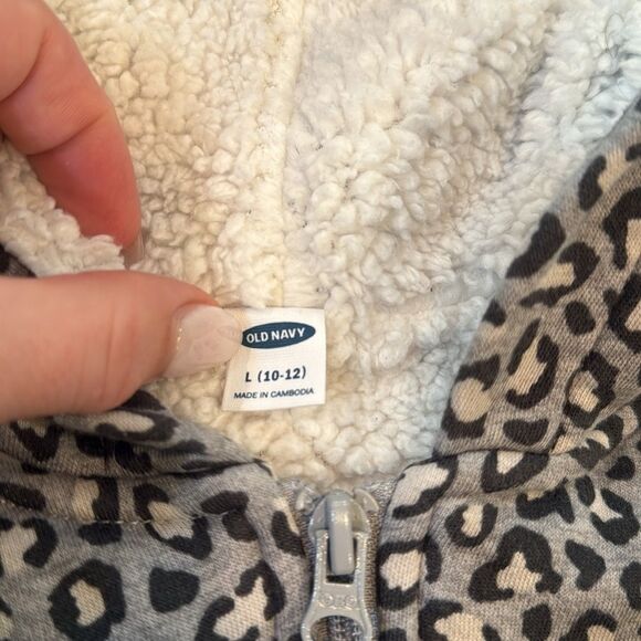 Old Navy Gray Leopard Print Kids Hoodie - Picture 4 of 6